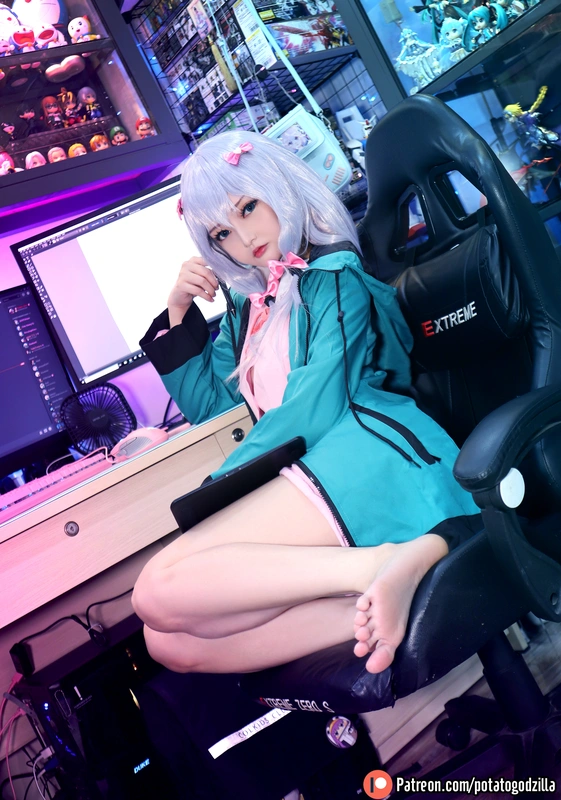 Sagiri Izumi Cosplay - potato godzilla
